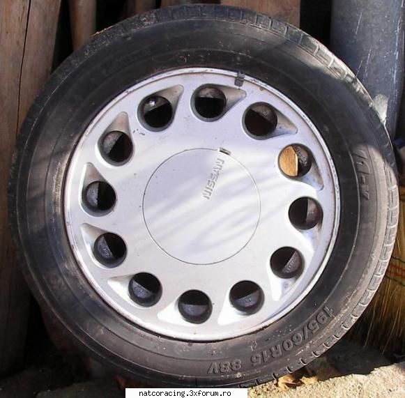 jenti de aluminiu pe 15'' cu cauciucuri si pe suzuky sau orice masina japoneza cu ron toate 4